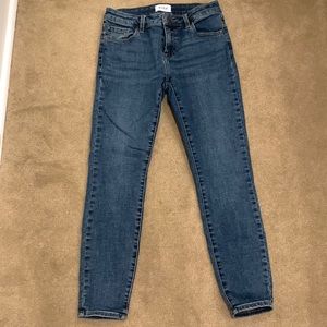 Ankle length skinny jeans for the petite!